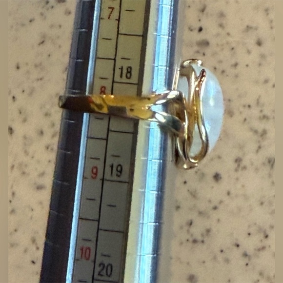 Vintage 925 Gold-Washed Sterling Ring Size 8 White Moonstone Cabochon - Picture 4 of 5